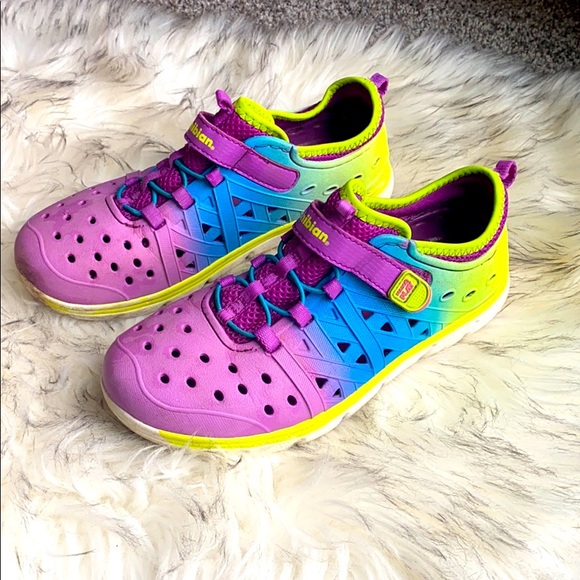 stride rite waterproof shoes